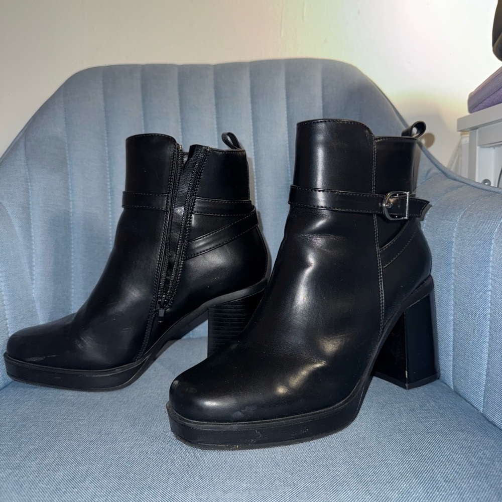 Elegant Black Ankle Boots